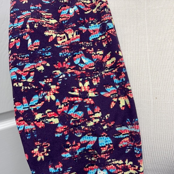 LuLaRoe Tween Purple Floral Leggings - Picture 3 of 7